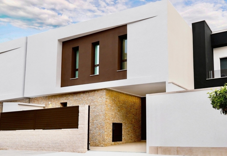 Villa de 2 plantas con 3 dormitorios a la venta en Heredades-Rojales