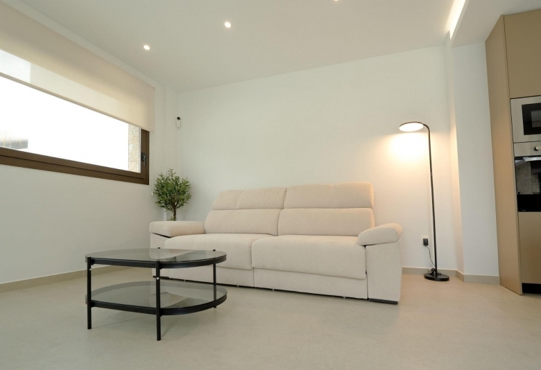 Villa de 2 plantas con 3 dormitorios a la venta en Heredades-Rojales