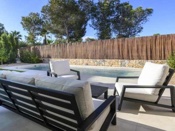 Villa exclusiva de 3 dormitorios a la venta en el prestigioso Resort de Golf Las Colinas(Alicante)
