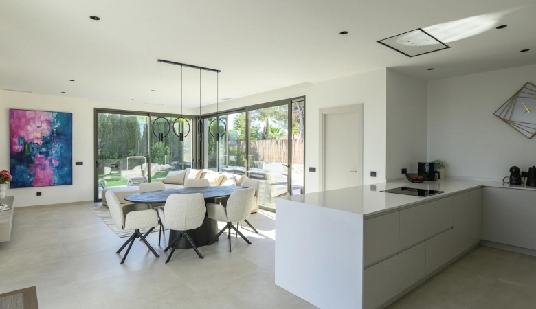 Villa exclusiva de 3 dormitorios a la venta en el prestigioso Resort de Golf Las Colinas(Alicante)