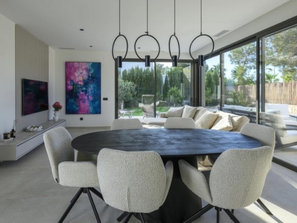 Villa exclusiva de 3 dormitorios a la venta en el prestigioso Resort de Golf Las Colinas(Alicante)