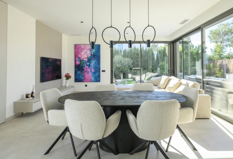 Villa exclusiva de 3 dormitorios a la venta en el prestigioso Resort de Golf Las Colinas(Alicante)