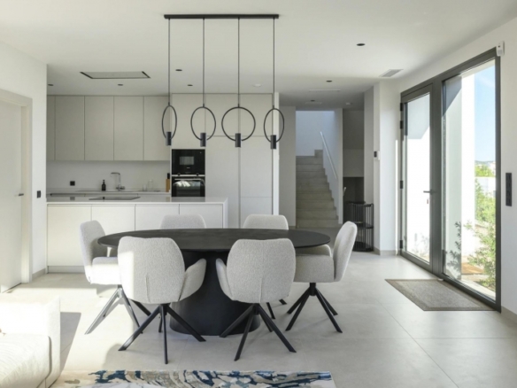 Villa exclusiva de 3 dormitorios a la venta en el prestigioso Resort de Golf Las Colinas(Alicante)