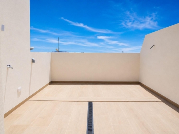 Adosado moderno con 3 dormitorios, sotano y solarium privado a la venta en Dolores.