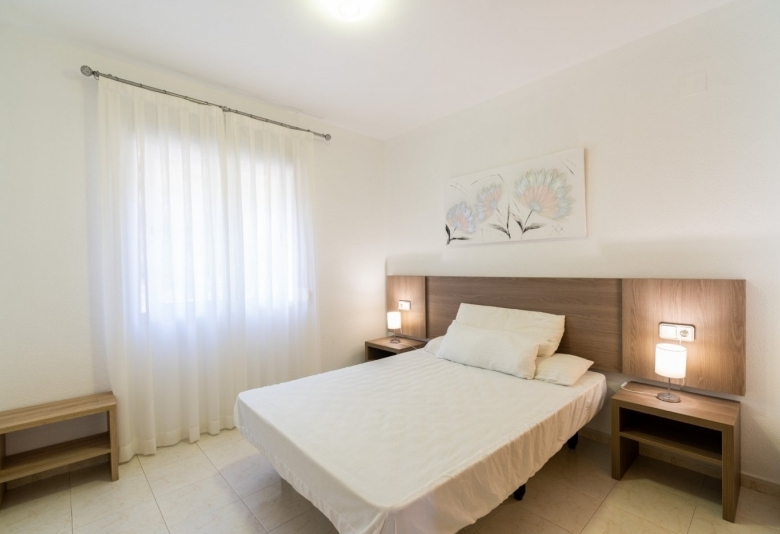 Apartamento de planta alta con 2 dormitorios a la venta en Calpe