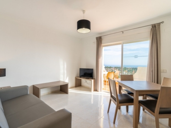 Apartamento de planta alta con 2 dormitorios a la venta en Calpe