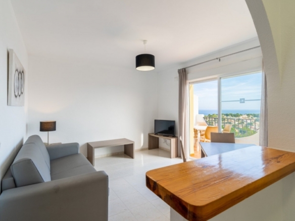 Apartamento de planta alta con 2 dormitorios a la venta en Calpe