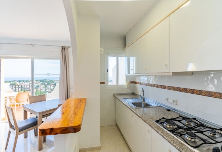 Apartamento de planta alta con 2 dormitorios a la venta en Calpe