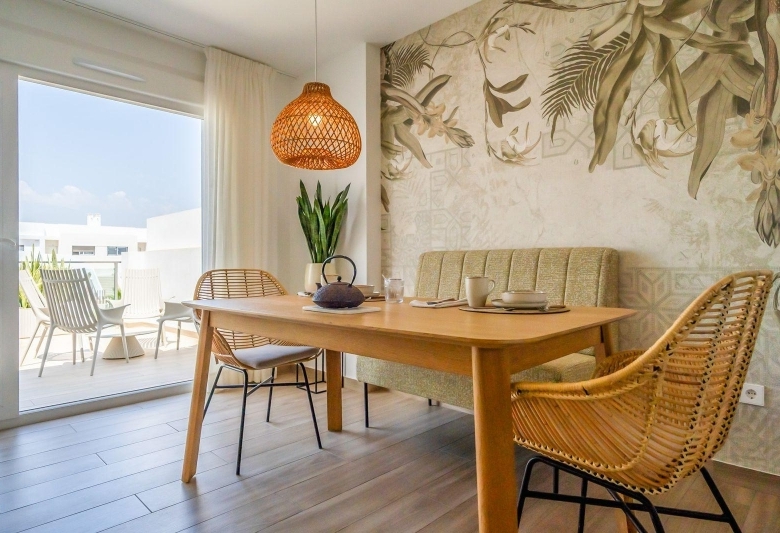 Bungalow de planta alta con 2 dormitorios y solarium privado en Vistabella Golf(Orihuela)