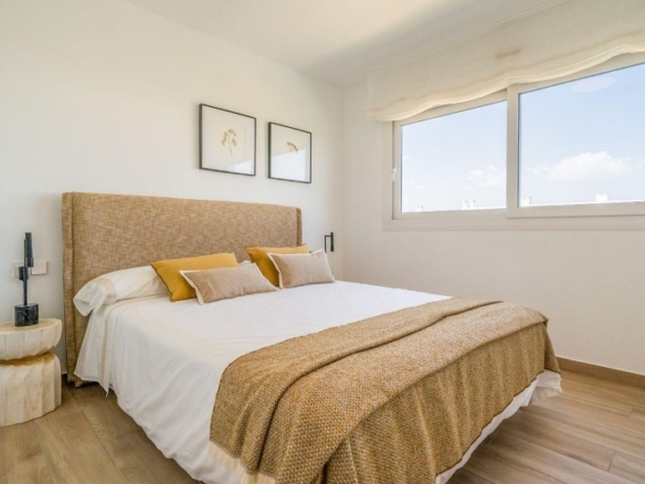 Adosado de 2 dormitorios con jardín y solarium privado en Vistabella Golf(Orihuela)