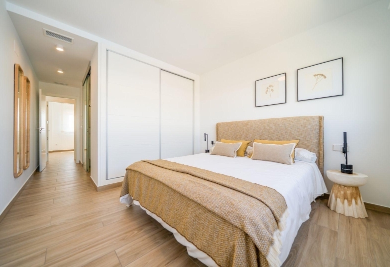 Adosado de 2 dormitorios con jardín y solarium privado en Vistabella Golf(Orihuela)