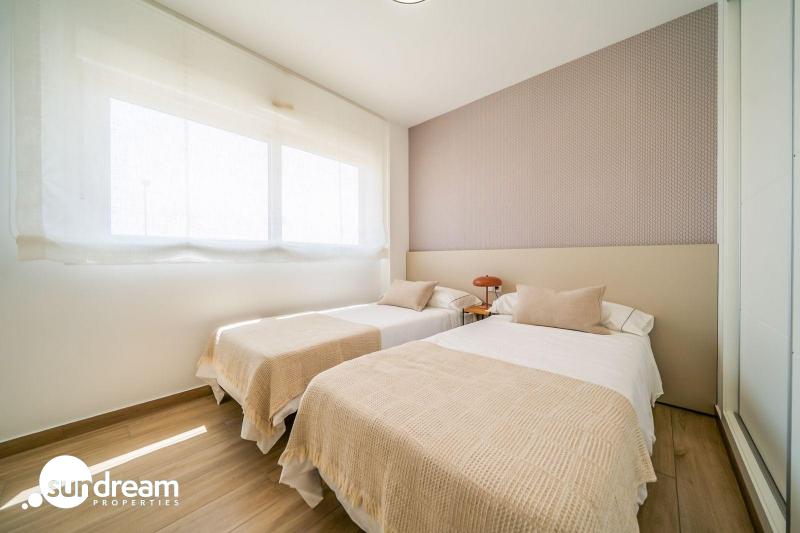 g_43072-11-18 Adosado de 2 dormitorios con jardín y solarium privado en Vistabella Golf(Orihuela)
