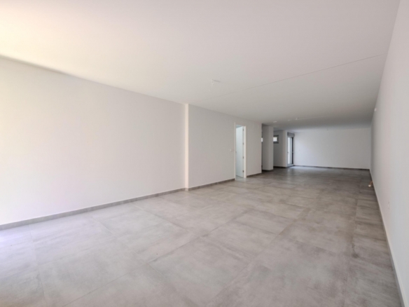 Villa de 4 dormitorios con piscina privada y vistas al golf en Algorfa