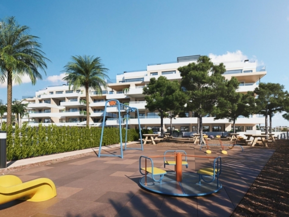 Ático de 3 dormitorios con solarium privado y jacuzzi en el Santa Rosalia Lake – Murcia