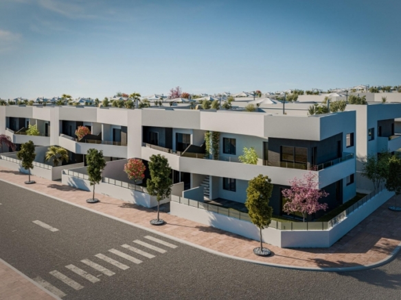 Bungalow de planta alta con 3 dormitorios y solarium privado en San Miguel de Salinas