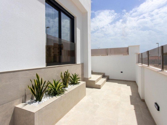 VILLAS PAREADAS EN UNA SOLA PLANTA DE NUEVA CONSTRUCCIÓN EN SUCINA