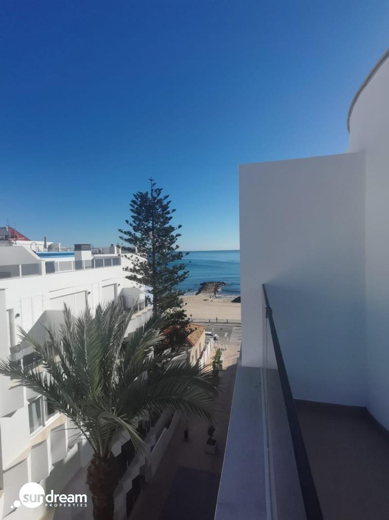 g_43220-13-19 Ático llave en mano de 2 dormitorios con amplia terraza a 50m de la playa a la venta en Torrevieja