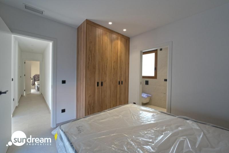 g_43241-11-15 Villa de 4 dormitorios con piscina privada en parcela de 11000m2 a la venta en Benejuzar(Alicante)