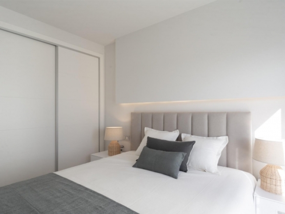 Ático de 2 dormitorios a escasos metros del mar a la venta en Denia(Alicante)