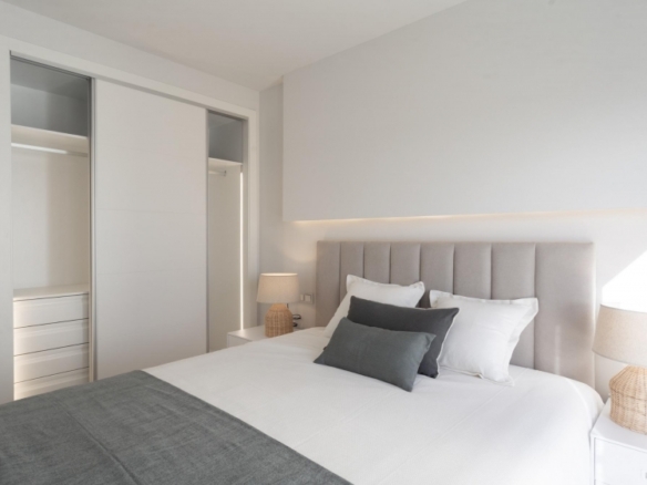 Ático de 2 dormitorios a escasos metros del mar a la venta en Denia(Alicante)