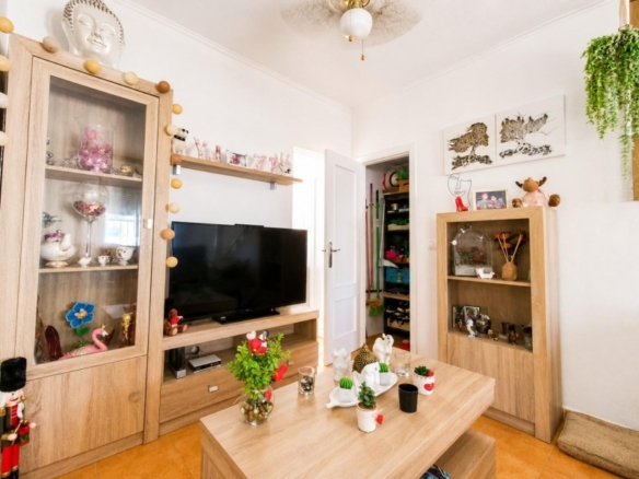 Encantadora vivienda de esquina con 2 dormitorios y orientación sur en Montebello – Algorfa.