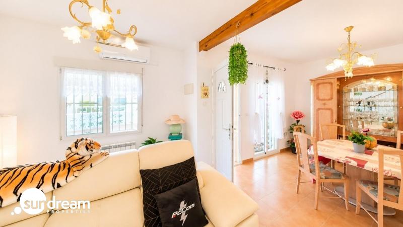 Encantadora vivienda de esquina con 2 dormitorios y orientación sur en Montebello – Algorfa.