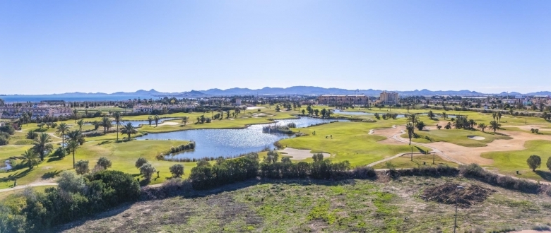 Chalet en una planta de 3 dormitorios en primera línea del campo de golf en Los Alcázares