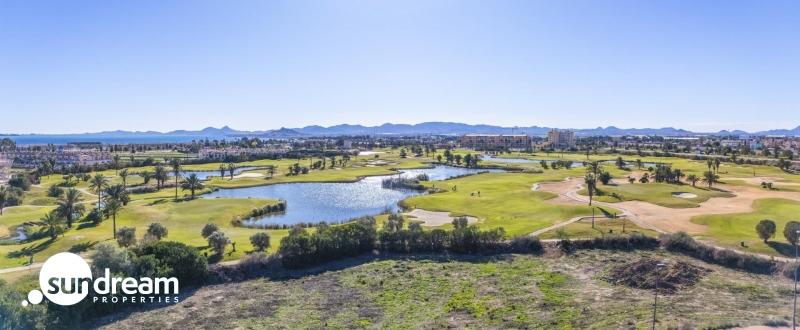Chalet en una planta de 3 dormitorios en primera línea del campo de golf en Los Alcázares