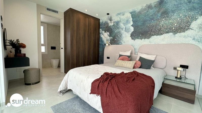 Villa pareada de 3 dormitorios con piscina privada a la venta en La Finca Golf Resort, Algorfa
