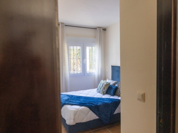 Villa independiente de estilo mediterráneo con 3 dormitorios a la venta en Fuente Alamo – Murcia