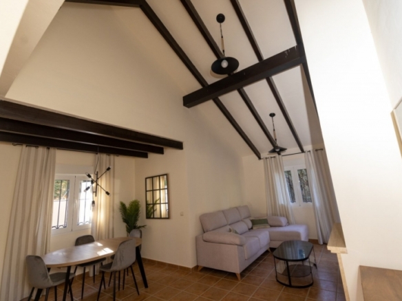 Villa independiente de estilo mediterráneo con 3 dormitorios a la venta en Fuente Alamo – Murcia