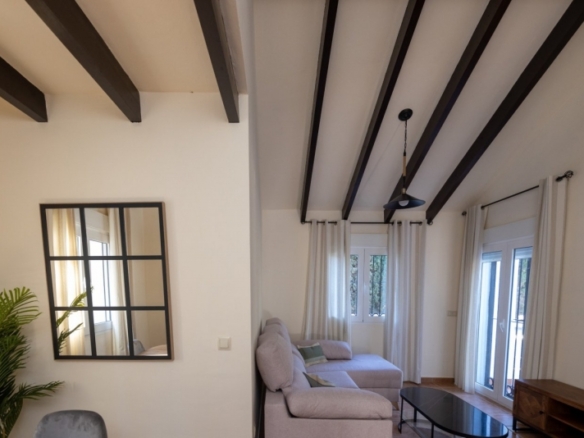 Villa independiente de estilo mediterráneo con 3 dormitorios a la venta en Fuente Alamo – Murcia