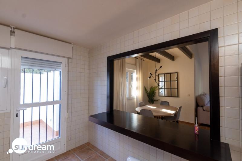 Villa independiente de estilo mediterráneo con 3 dormitorios a la venta en Fuente Alamo – Murcia