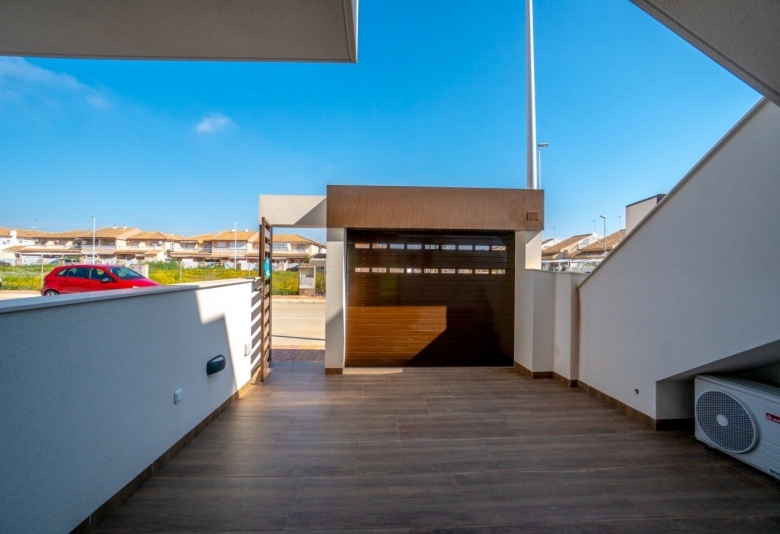 RESIDENCIAL CON BUNGALOWS CON PISCINA COMUNITARIA EN SAN PEDRO DEL PINATAR!!!