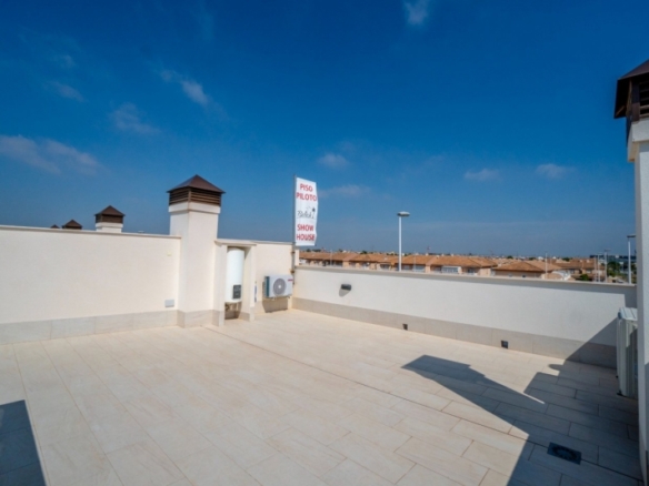 RESIDENCIAL CON BUNGALOWS CON PISCINA COMUNITARIA EN SAN PEDRO DEL PINATAR!!!