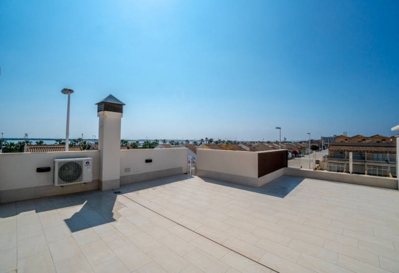 RESIDENCIAL CON BUNGALOWS CON PISCINA COMUNITARIA EN SAN PEDRO DEL PINATAR!!!
