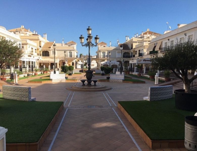 VILLA PAREADA DE NUEVA CONSTRUCCIÓN EN PILAR DE LA HORADADA