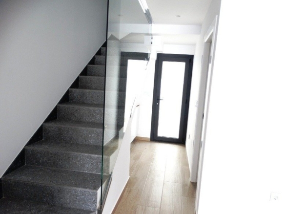 VILLA PAREADA DE NUEVA CONSTRUCCIÓN EN PILAR DE LA HORADADA