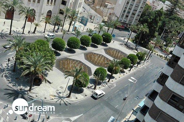 VILLA MODERNA DE NUEVA CONSTRUCCIÓN CON 3 DORMITORIOS Y PISCINA PRIVADA EN ASPE