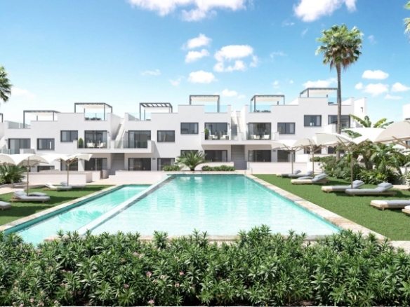 BUNGALOW DE PLANTA ALTA CON 2 DORM. CON VISTAS A LA LAGUNA ROSA EN LOS BALCONES(TORREVIEJA)