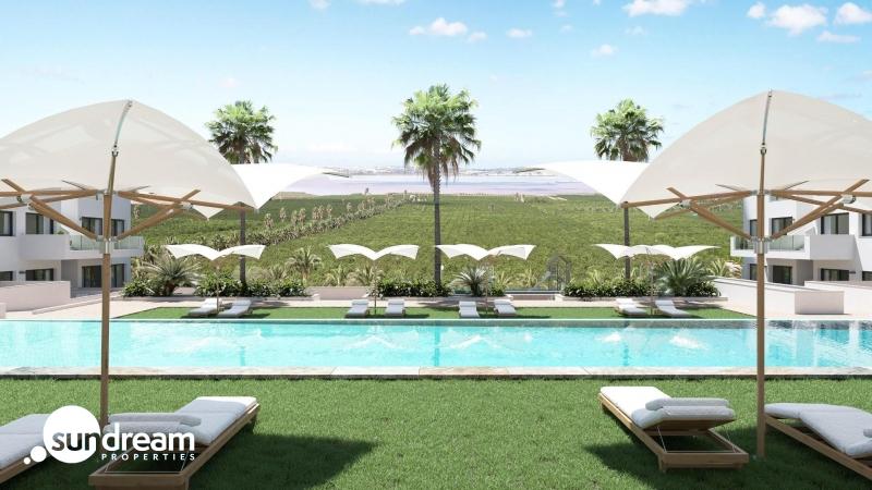 BUNGALOW DE PLANTA ALTA CON 2 DORM. CON VISTAS A LA LAGUNA ROSA EN LOS BALCONES(TORREVIEJA)