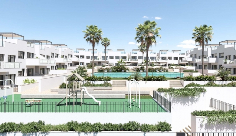 BUNGALOW DE PLANTA ALTA CON 2 DORM. CON VISTAS A LA LAGUNA ROSA EN LOS BALCONES(TORREVIEJA)