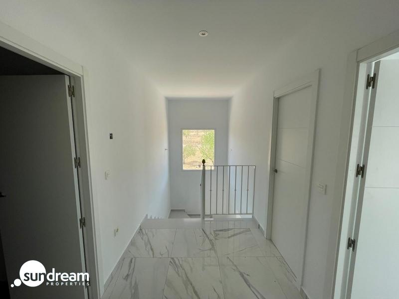 g_39828-13-10 VILLA DE ESTILO TRADICIONAL CON 6 DORMITORIOS DE NUEVA CONSTRUCCIÓN EN PINOSO
