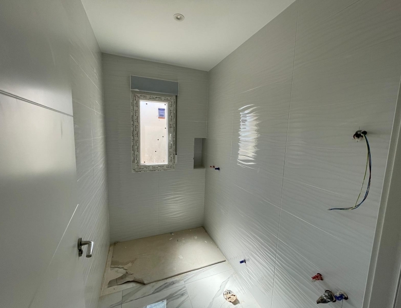 VILLA DE ESTILO TRADICIONAL CON 6 DORMITORIOS DE NUEVA CONSTRUCCIÓN EN PINOSO