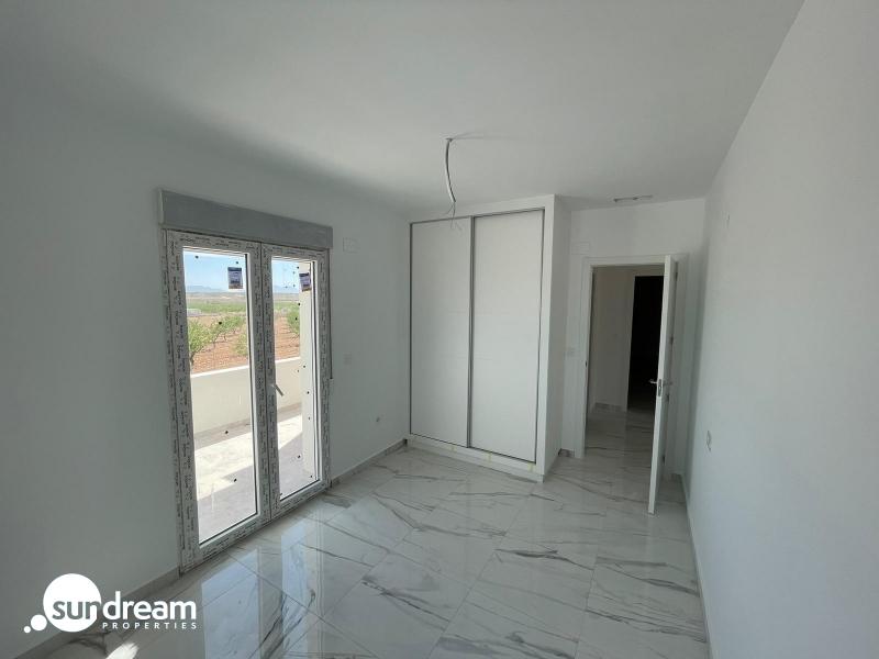 VILLA DE ESTILO TRADICIONAL CON 6 DORMITORIOS DE NUEVA CONSTRUCCIÓN EN PINOSO