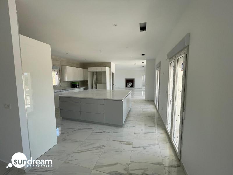 g_39828-13-6 VILLA DE ESTILO TRADICIONAL CON 6 DORMITORIOS DE NUEVA CONSTRUCCIÓN EN PINOSO