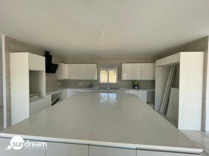 g_39828-13-7 VILLA DE ESTILO TRADICIONAL CON 6 DORMITORIOS DE NUEVA CONSTRUCCIÓN EN PINOSO