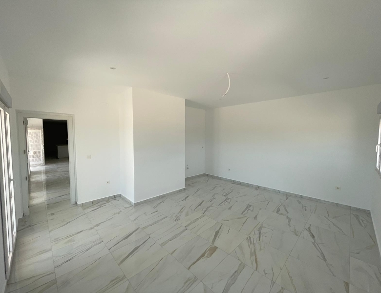VILLA DE ESTILO TRADICIONAL CON 6 DORMITORIOS DE NUEVA CONSTRUCCIÓN EN PINOSO