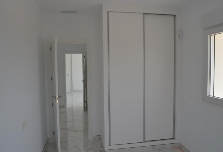 VILLA DE ESTILO TRADICIONAL DE NUEVA CONSTRUCCIÓN DE 4 DORMITORIOS EN PINOSO