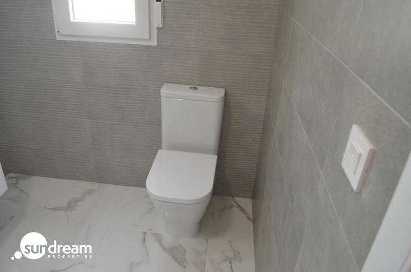 VILLA DE ESTILO TRADICIONAL DE NUEVA CONSTRUCCIÓN DE 4 DORMITORIOS EN PINOSO